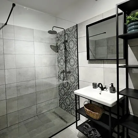 Lelle * بالاتوليلّي